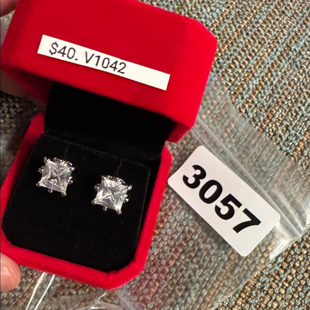 3057 Swarovski Crystal Elements Post Earrings - image 5